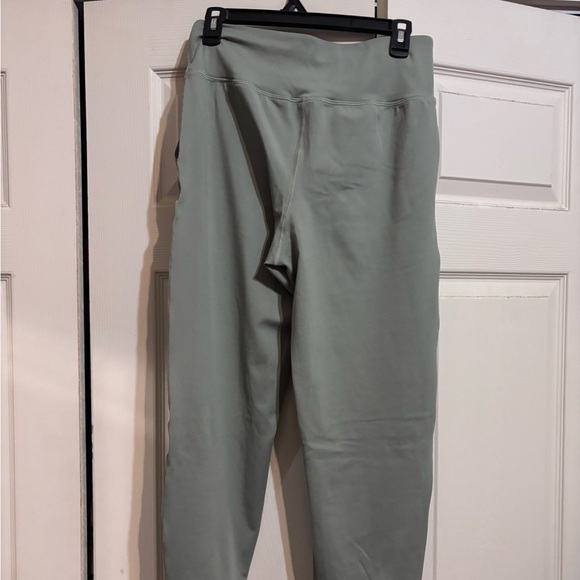 Under Armour joggers size Medium green - Picture 2 of 4